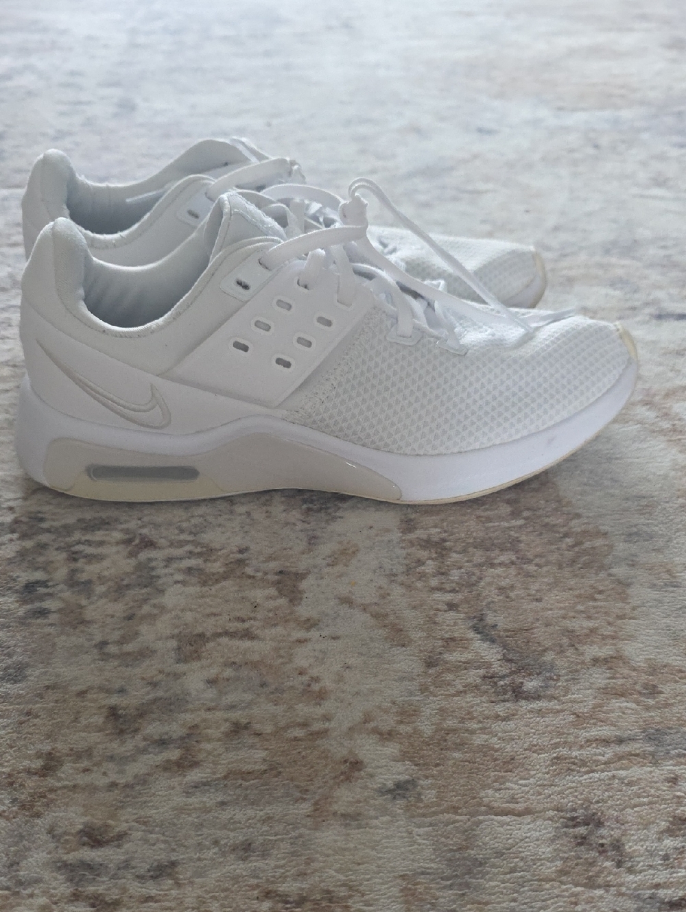 Nike White Mesh Womens Airmax  Low-Top Sneakers